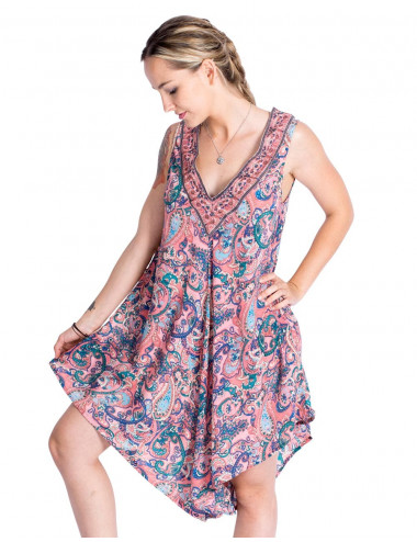 mono-amplio-escote-pico-sin-mangas-verano