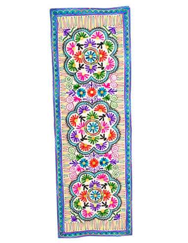 tapiz-colorido-artesanal-bordado-a-mano