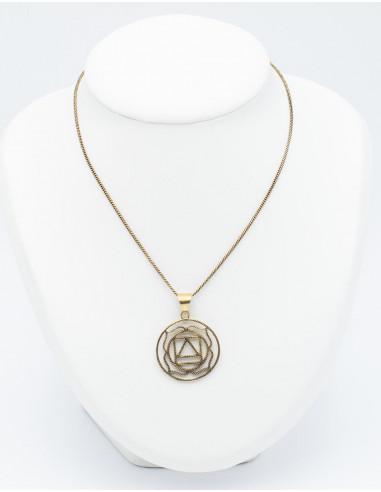 colgante-metal-dorado-figuras-geometricas