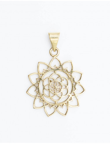 dije-laton-dorado-corazones-calados