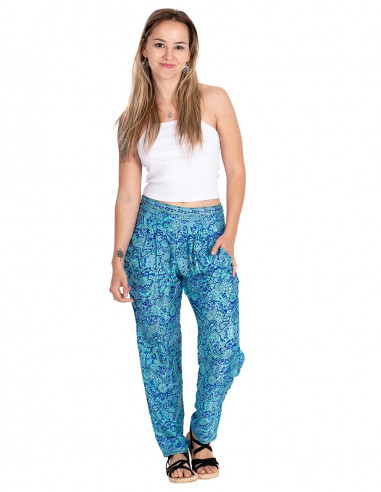 pantalon-celeste-estampado-seda-con-bolsillos