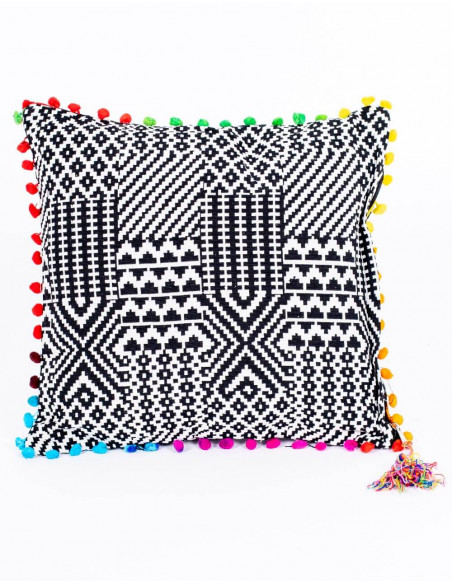 funda-cojin-blanca-y-negra-con-abalorio