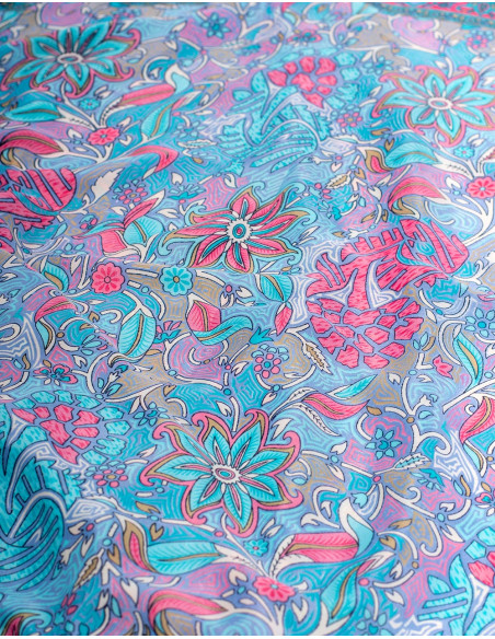 seda-estampada-gris-celeste-rosa