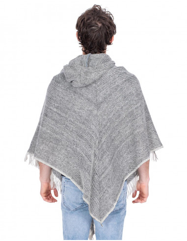 poncho-triangulo-gris-con-capucha