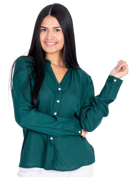 camisa-verde-botones-cuello-pico