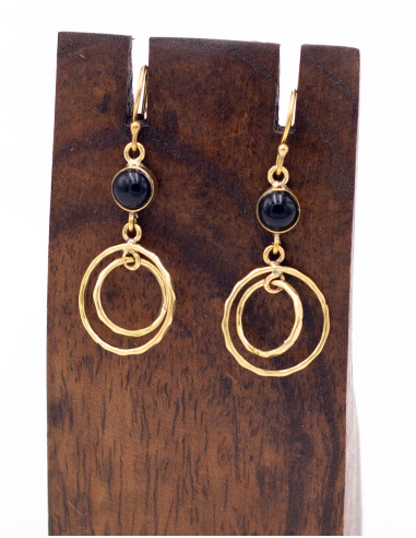 Gold circle earrings with mineral stones | Kimago