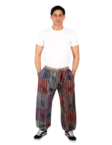 bombacho-patchwork-gris-detalles-rojos
