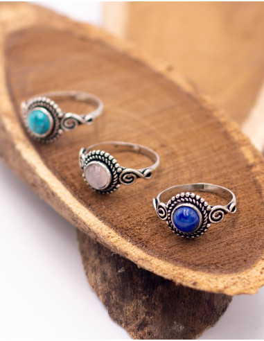 anillo-plateado-pequeno-piedra-mineral-boho