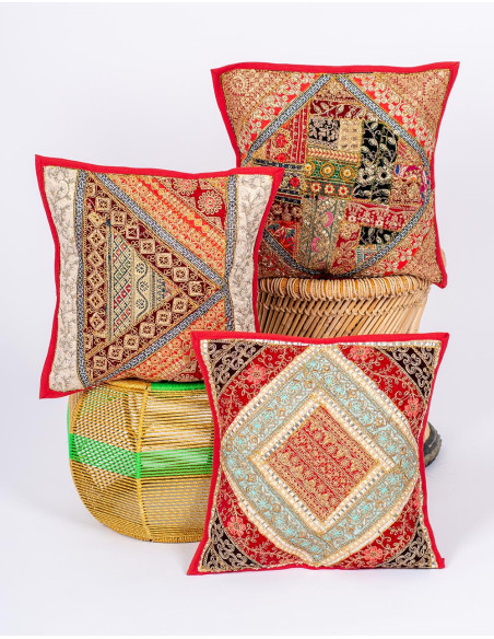 funda-cojin-rojo-bordado-artesanal-india