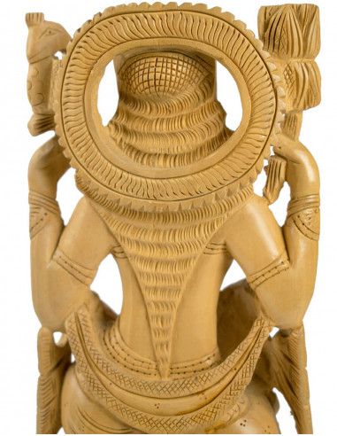 Statue-of-God-of-Money-Lakshmi-detail