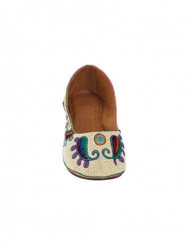 Beige ballerina with embroidered drawings and stones